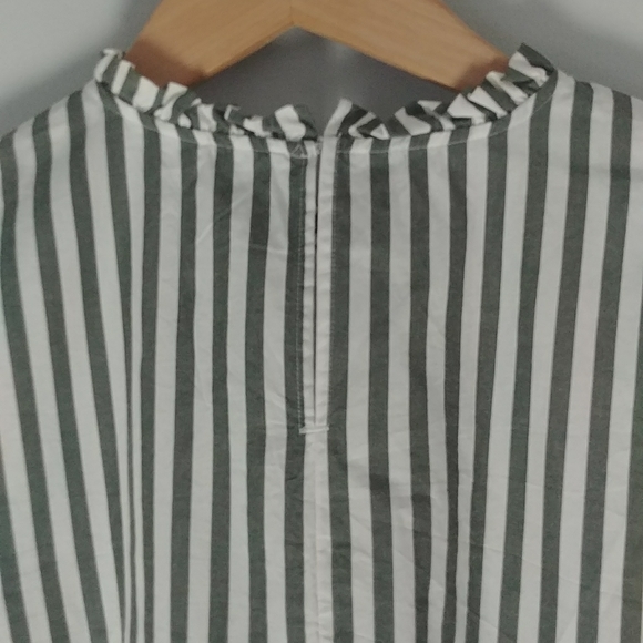 H & M Striped Ruffled Neck And Ruffled Sleeves High Low Top - Picture 7 of 10